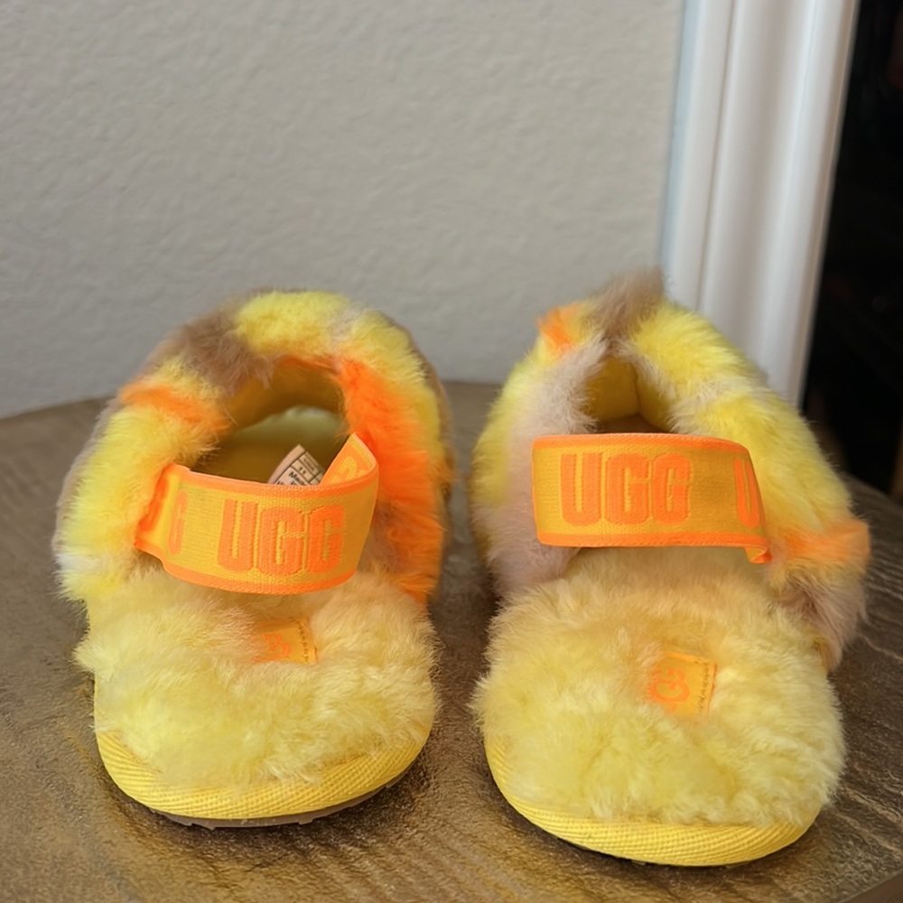 UGG Kids Fluff Yeah canary yellow plaid punk slip on slide sandals. Size 11 - Picture 3 of 9